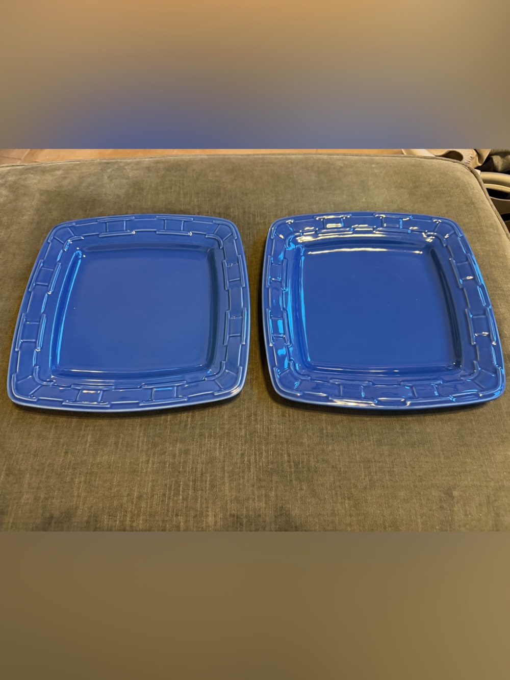 2 Cornflower Blue Longaberger Pottery Large Dinner Plates EUC